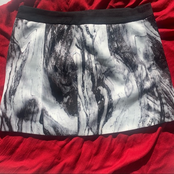 Cute ZARA mini skirt, avant garde, thick material - Picture 3 of 6